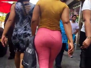 nicely-shaped booty latina milf vtl in pinkish leggings