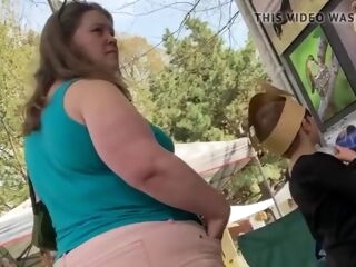 pawg mom in pink cut-offs